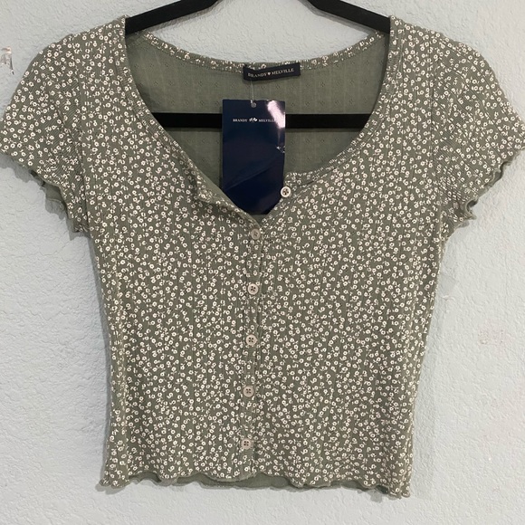 Brandy Melville Green Floral Zelly Ruffle Top NWT - Picture 2 of 2